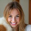 Siti bersama anak anjingnya, Bella.